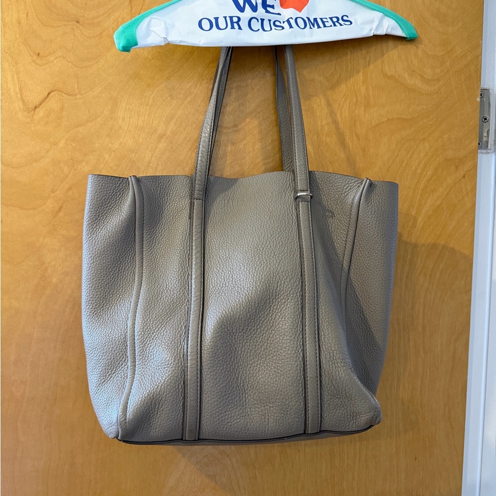 Marc Jacob’s Taupe Tag Tote